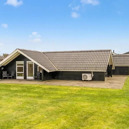 Arold - 600m To The Fjord By Interhome Feriehus